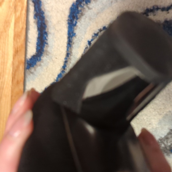 Stuart Weitzman textured Napa leather block heels - Picture 7 of 11